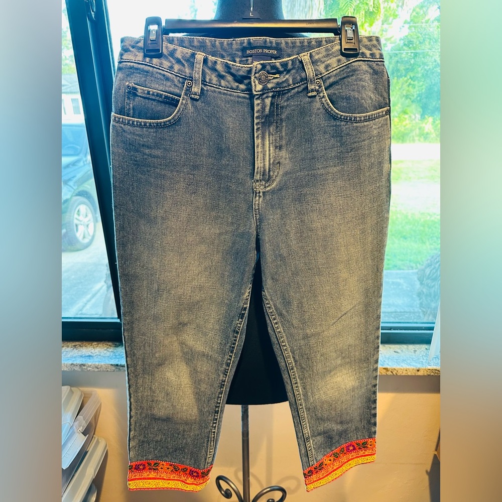 Boston Proper Cropped Embroidered Cuff Hem Light washed Jeans Size 6